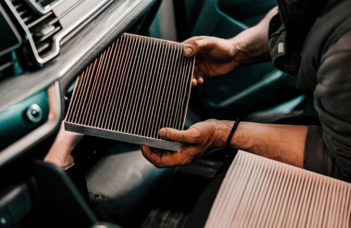 冷氣濾網多久洗一次？專家教你正確清潔頻率與技巧