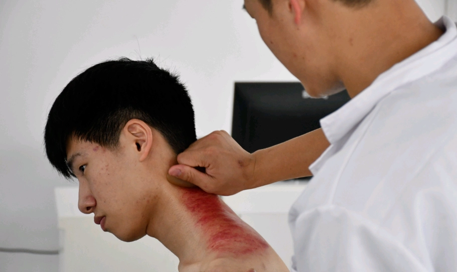 刮痧後多久可以洗澡 刮痧後多久可以洗澡