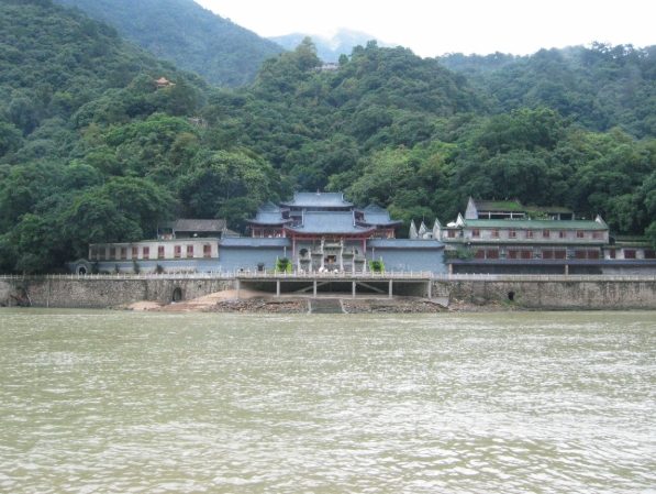 飛來寺旅遊攻略