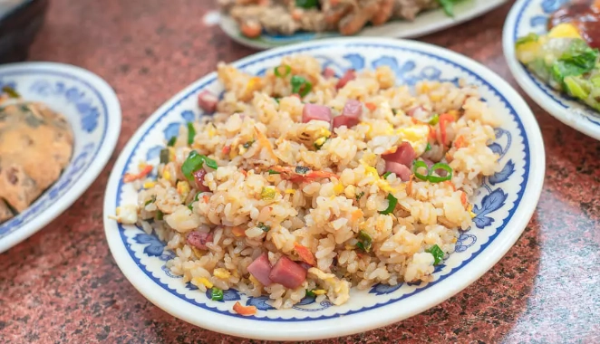 自強夜市炒飯推薦