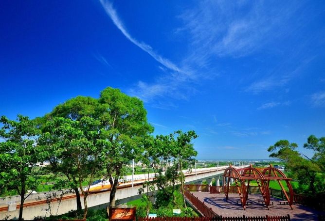 水流東桐花步道公車