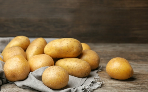 馬鈴薯發芽判斷全攻略：安全食用與正確保存技巧