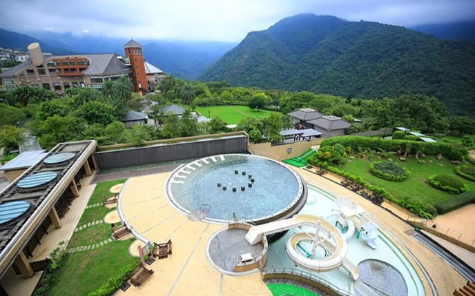 天籟溫泉會館住宿全攻略：房型選擇、溫泉體驗與訂房技巧深度解析