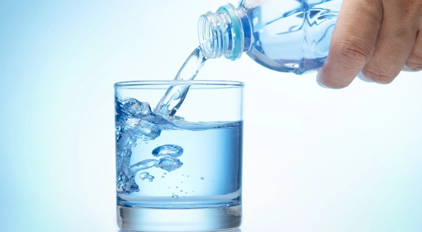 每天喝水量計算指南：找出你的最佳飲水標準與常見誤區