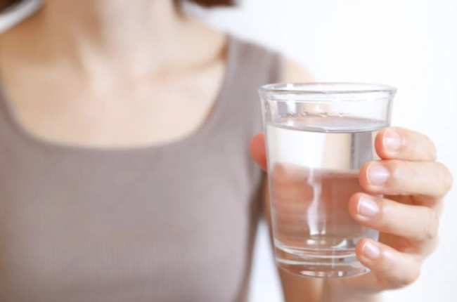 成人每日飲水標準