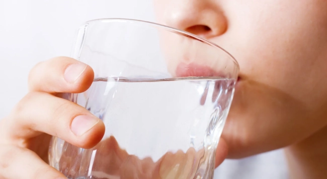 成人每日飲水標準